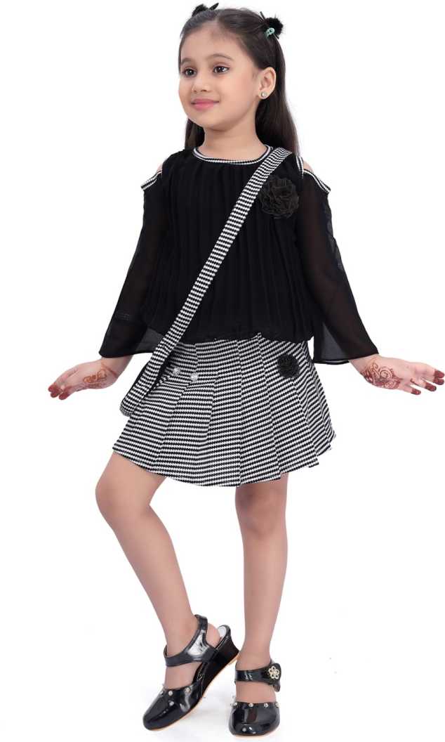 Wish Karo Baby Girls Clothing Set Top with Skirt and Slingbag For Girls  (csl265blk)