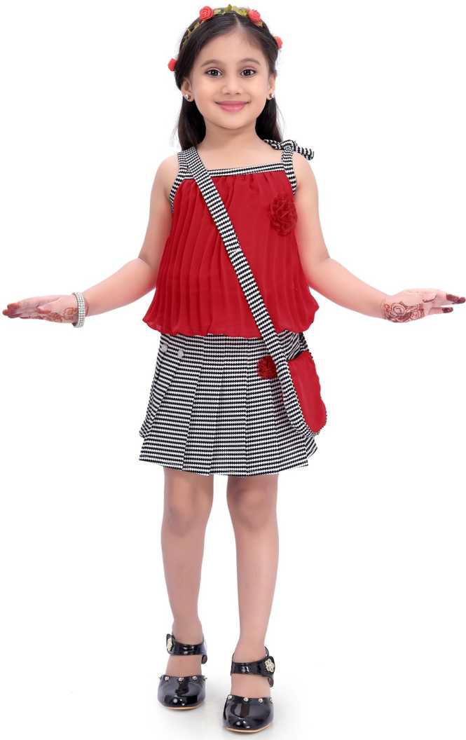 Wish Karo Baby Girls Clothing Set Top with Skirt and Slingbag For Girls (csl266mrn)